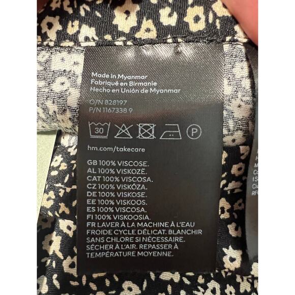 NWT H&M Women's Ditsy Floral Print Crepe Midi Skirt High Slit Black/White Size 2 - Picture 10 of 11